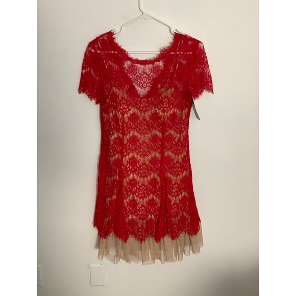 Betsy‎ & Adam Red Lace with Nude Contrast Dress - Picture 2 of 7